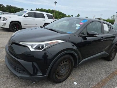 Used 2019 Toyota C-HR LE FWD image 1