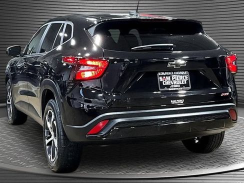 Certified 2024 Chevrolet Trax RS w/ Driver Confidence Package FWD image 4