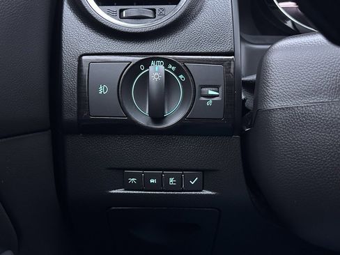 Used 2015 Chevrolet Captiva Sport LTZ image 29