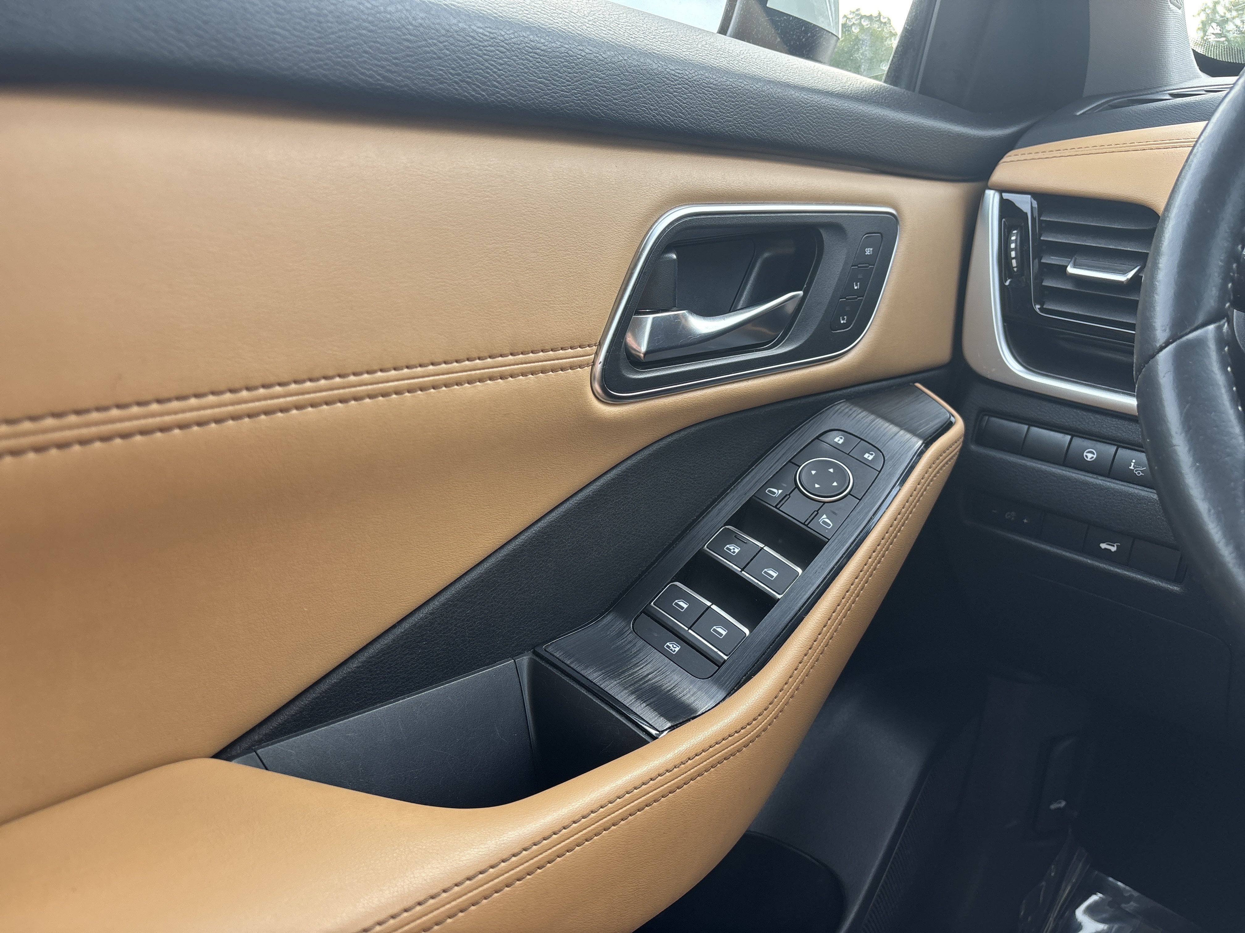 Used 2021 Nissan Rogue Platinum FWD image 32