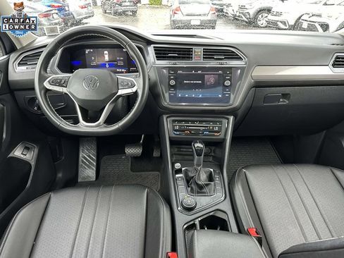 Used 2022 Volkswagen Tiguan SE w/ Panoramic Sunroof Package AWD/4WD image 13
