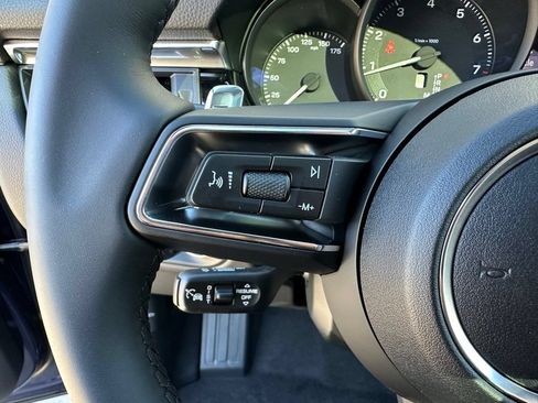 Used 2026 Porsche Macan AWD/4WD image 36