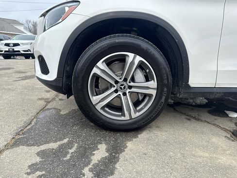 Used 2019 Mercedes-Benz GLC 300 4MATIC image 17