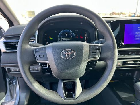 Used 2025 Toyota Camry LE image 20