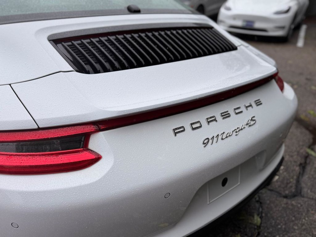 Used 2018 Porsche 911 Targa 4S w/ Sportdesign Package AWD/4WD image 13
