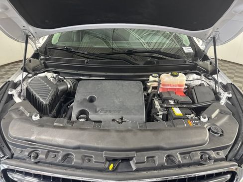 Used 2021 Buick Enclave Essence w/ Sound and Sites Package AWD/4WD image 4