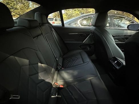 Used 2024 BMW i5 eDrive40i w/ M Sport Package RWD image 7
