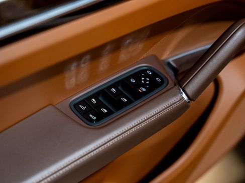 Used 2021 Porsche Cayenne Turbo image 64