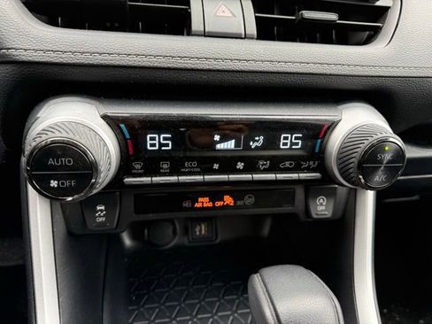 Used 2025 Toyota RAV4 XLE image 16