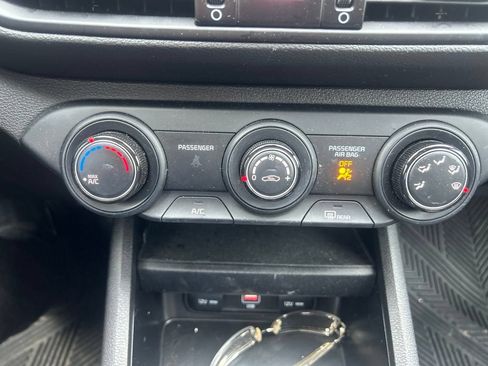 Certified 2023 Kia Forte LXS FWD image 9
