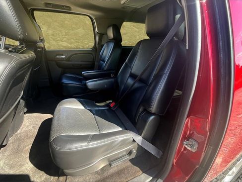 Used 2014 Chevrolet Suburban LTZ image 25