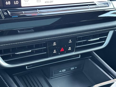 New 2026 Volkswagen Atlas Cross Sport SEL R-Line image 18