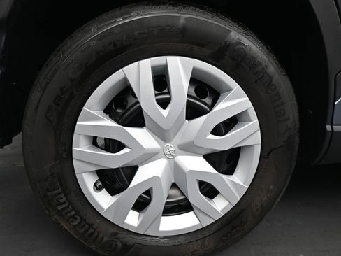 Used 2023 Toyota Corolla Cross L image 10