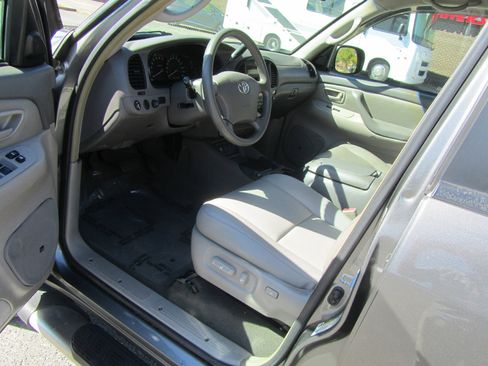 Used 2006 Toyota Sequoia SR5 image 16