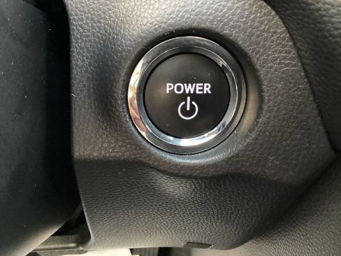 Used 2025 Toyota RAV4 XLE AWD/4WD image 19