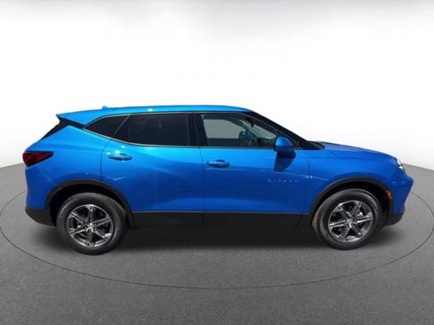 Used 2025 Chevrolet Blazer LT FWD image 16