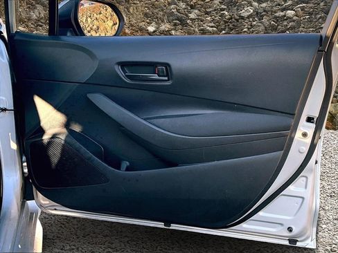 Used 2022 Toyota Corolla LE image 18