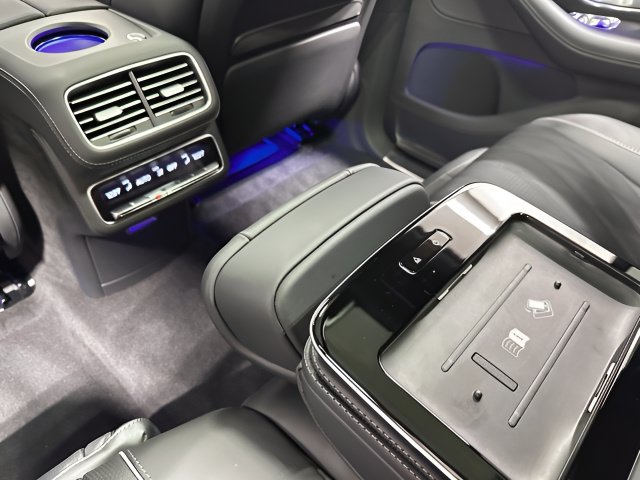 Used 2026 Mercedes-Benz Maybach GLS 600 4MATIC image 26