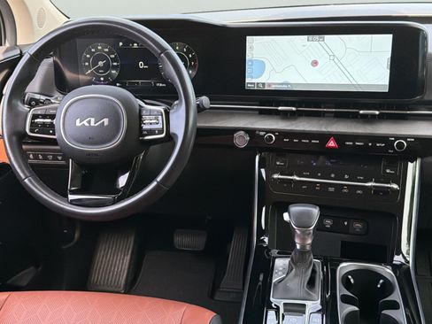 Used 2024 Kia Carnival SX FWD image 10