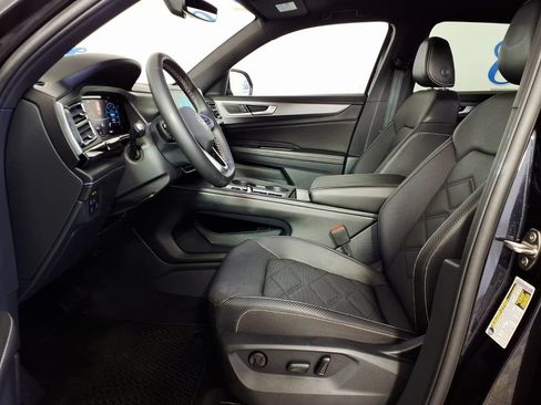 Used 2024 Volkswagen Atlas Cross Sport SE FWD image 7