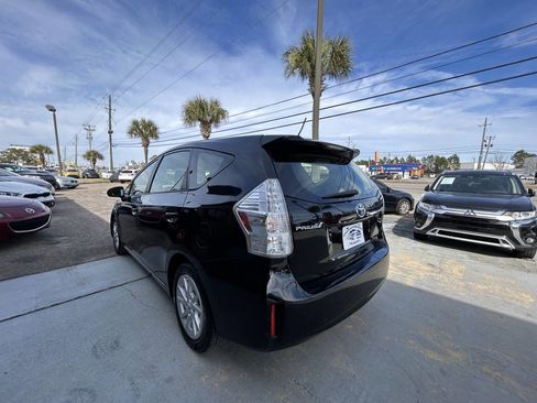 Used 2014 Toyota Prius V Three image 3