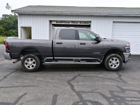Used 2026 RAM 2500 Big Horn AWD/4WD image 4