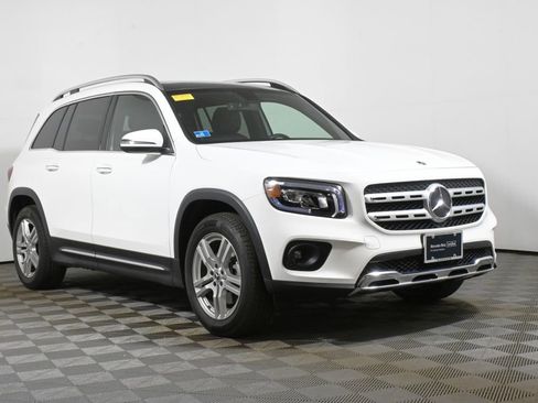 Used 2023 Mercedes-Benz GLB 250 4MATIC image 9