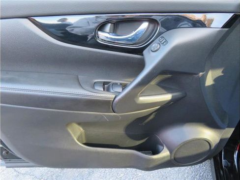 Used 2019 Nissan Rogue Sport SV w/ Technology Package image 31