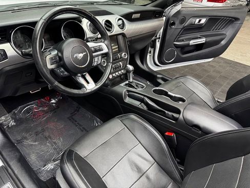 Used 2019 Ford Mustang Premium RWD image 32