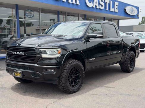 Used 2019 RAM 1500 Laramie AWD/4WD image 1