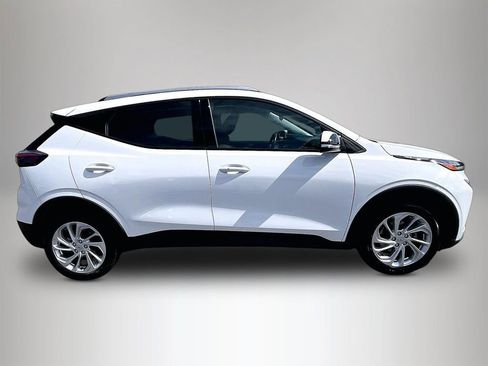 Certified 2023 Chevrolet Bolt EUV LT w/ Driver Confidence Package image 5