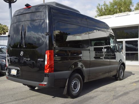 Used 2024 Mercedes-Benz Sprinter 2500 image 6