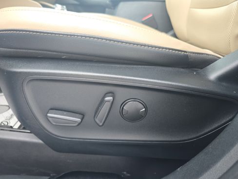 Used 2021 Ford Escape Titanium image 13