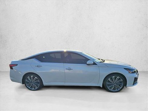 Used 2024 Nissan Altima 2.5 SL image 6