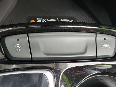 Certified 2025 Chevrolet Trax ACTIV w/ Sunroof Package FWD image 16
