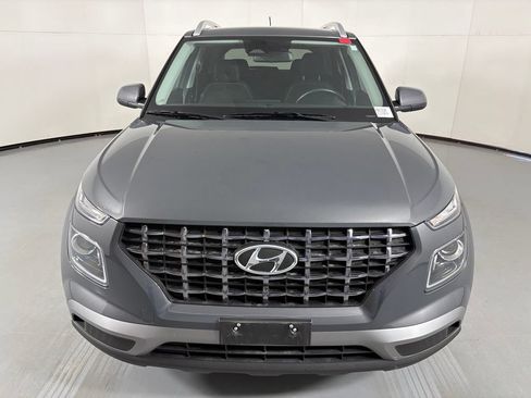 Used 2025 Hyundai Venue SEL FWD image 3