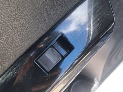 Used 2017 Toyota RAV4 Limited w/ Carpet Mat Package AWD/4WD image 17