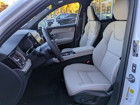New 2026 Volvo XC90 B6 Plus w/ Protection Package Premier AWD/4WD image 13