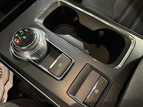Used 2019 Ford Fusion SE FWD image 16