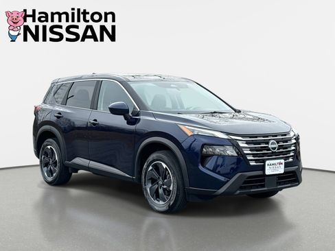 Used 2025 Nissan Rogue SV image 1