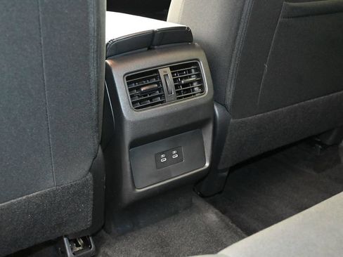 Used 2025 Nissan Rogue SV FWD image 16