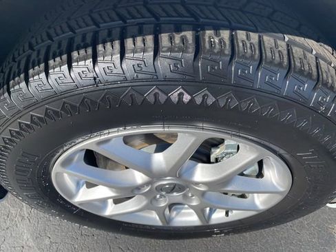 Used 2024 Chrysler Pacifica Touring-L image 31