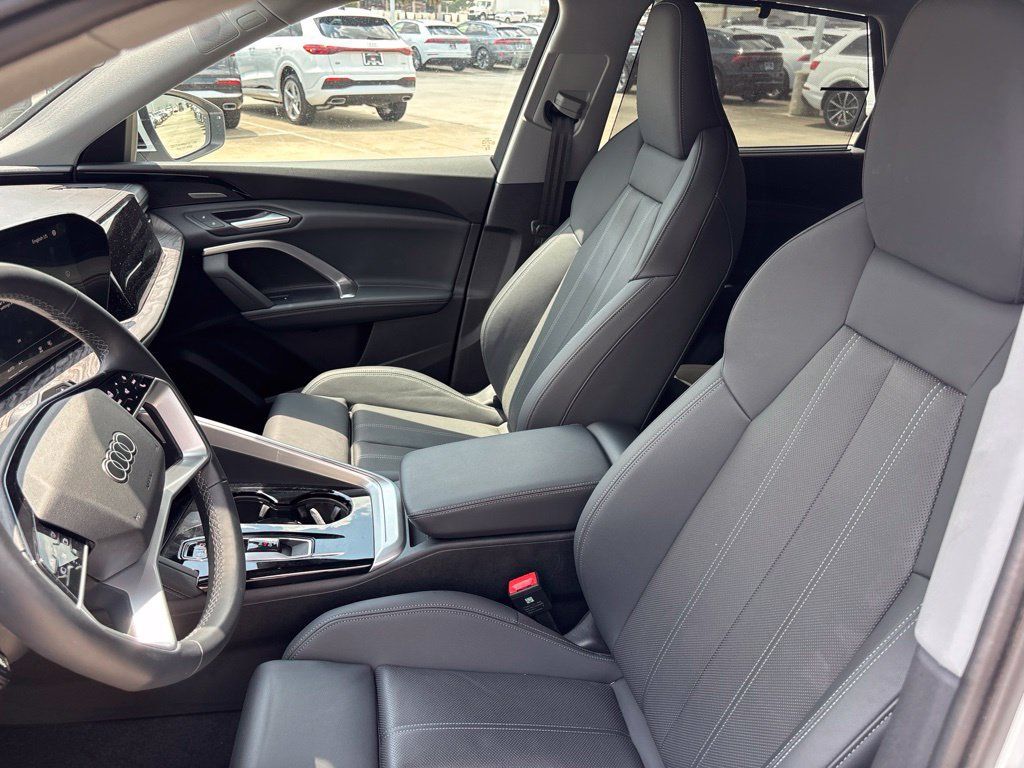 Used 2025 Audi Q5 Premium Plus w/ Premium Plus AWD/4WD image 14