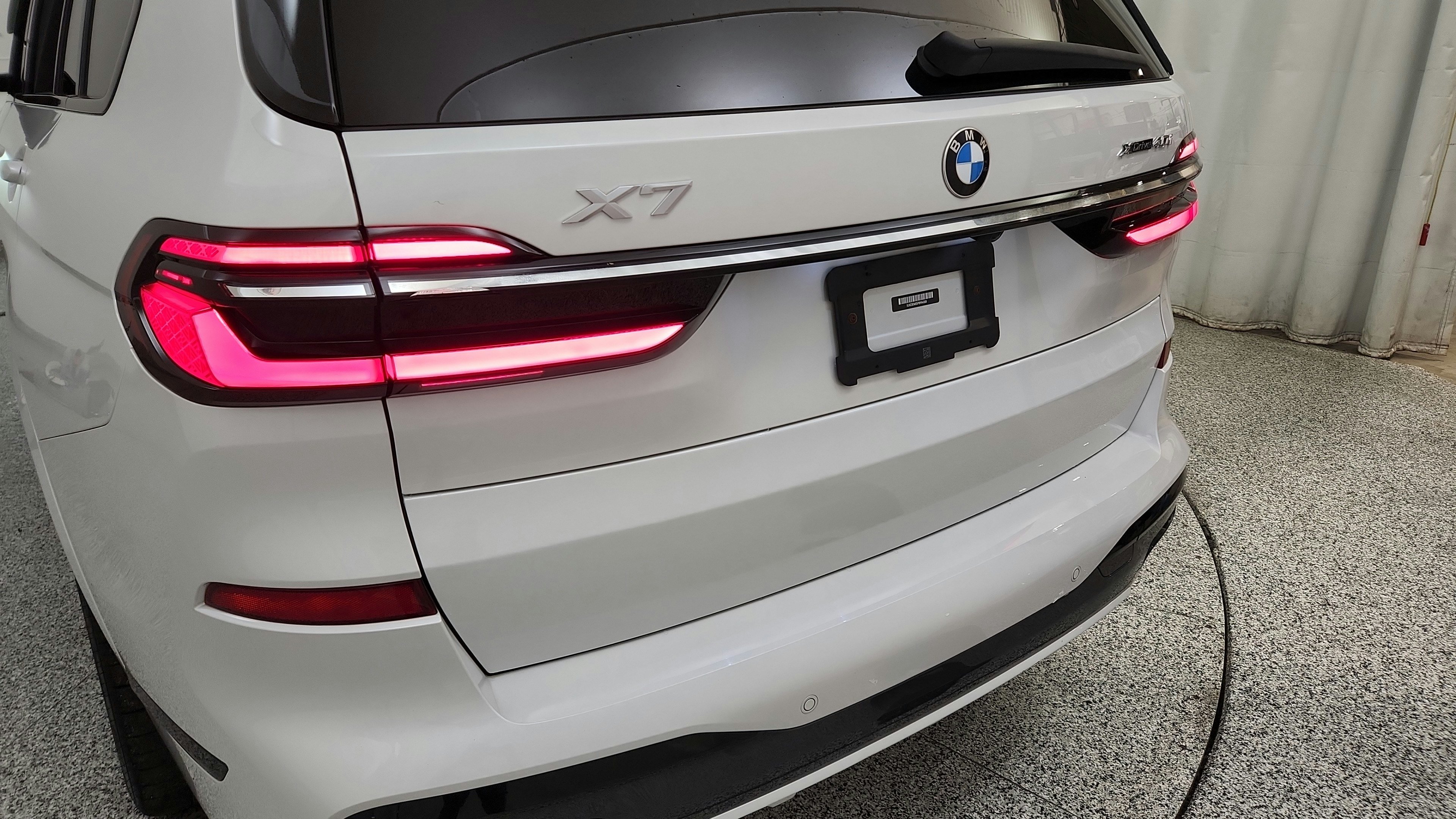 Used 2023 BMW X7 xDrive40i w/ M Sport Package AWD/4WD image 30