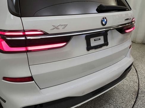 Used 2023 BMW X7 xDrive40i w/ M Sport Package AWD/4WD image 30