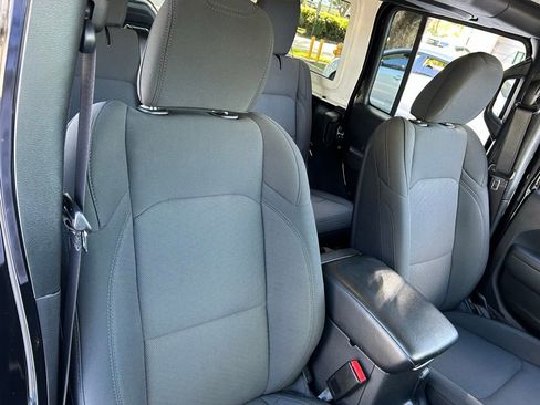 Certified 2022 Jeep Wrangler Unlimited Sport image 35