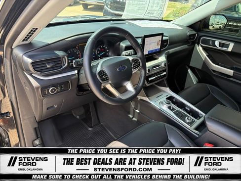 Used 2023 Ford Explorer XLT w/ Equipment Group 202A AWD/4WD image 17