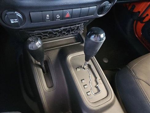 Used 2015 Jeep Wrangler Sport AWD/4WD image 12