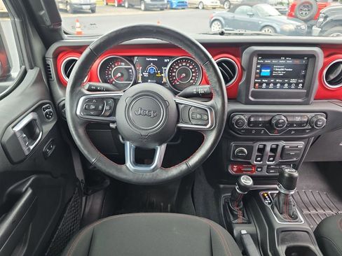 Used 2018 Jeep Wrangler Rubicon w/ Cold Weather Group image 6