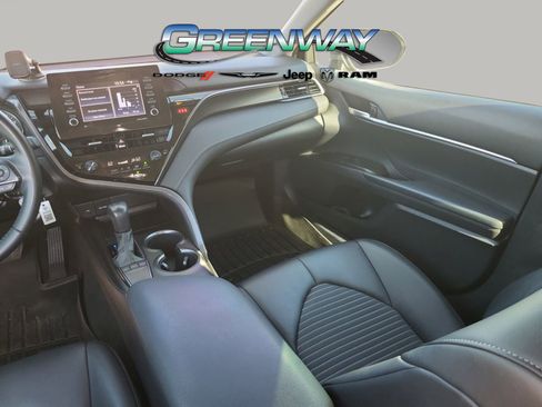 Used 2022 Toyota Camry SE image 14